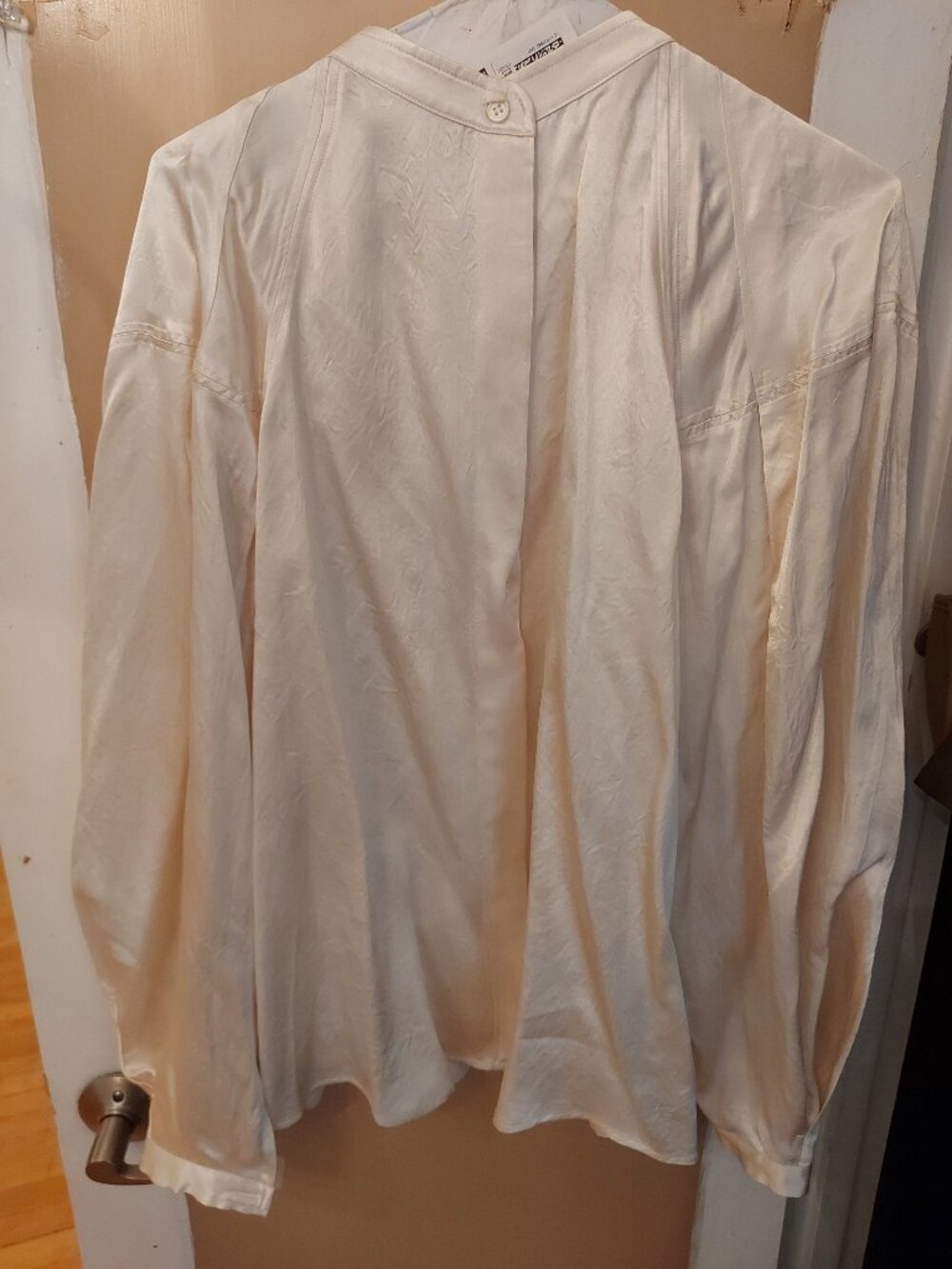 NWT COSSTORES Off white Blouse with sleeve pleat detail size US 6 EU 36